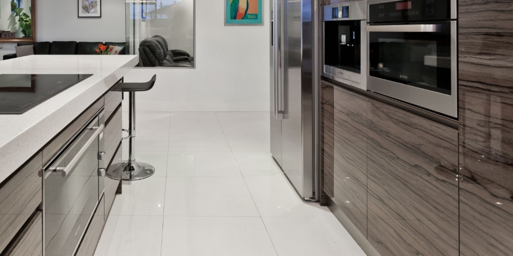 Contemporary Fitted Kitchen in London